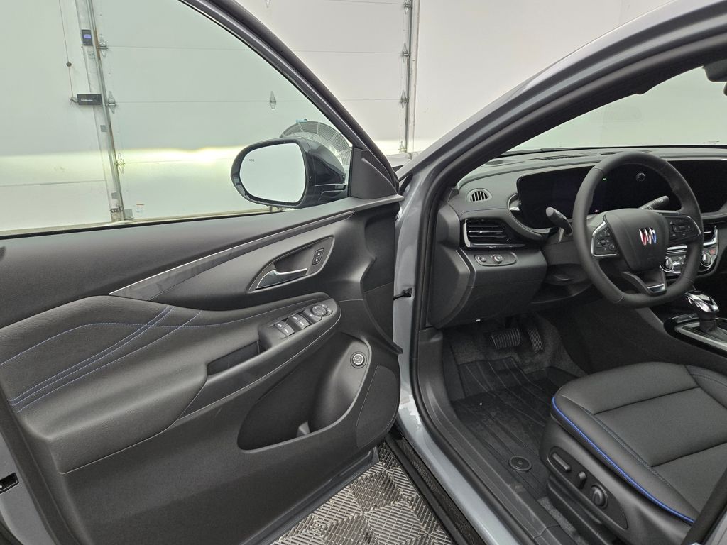2025 Buick Envista ST photo 17