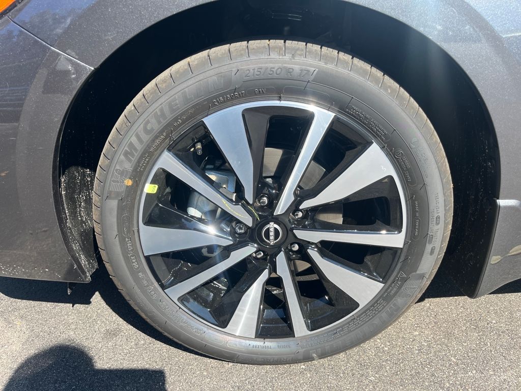 2025 Nissan Sentra SV photo 7