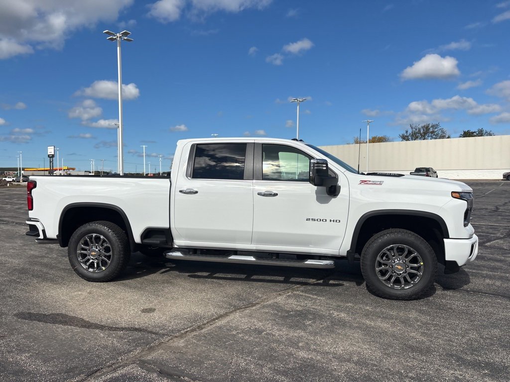 2026 Chevrolet Silverado 2500HD LT photo 4