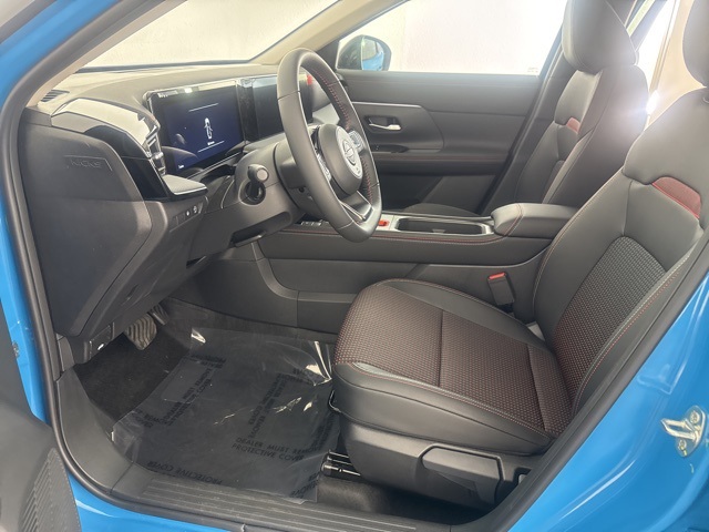 2026 Nissan Kicks SR photo 20
