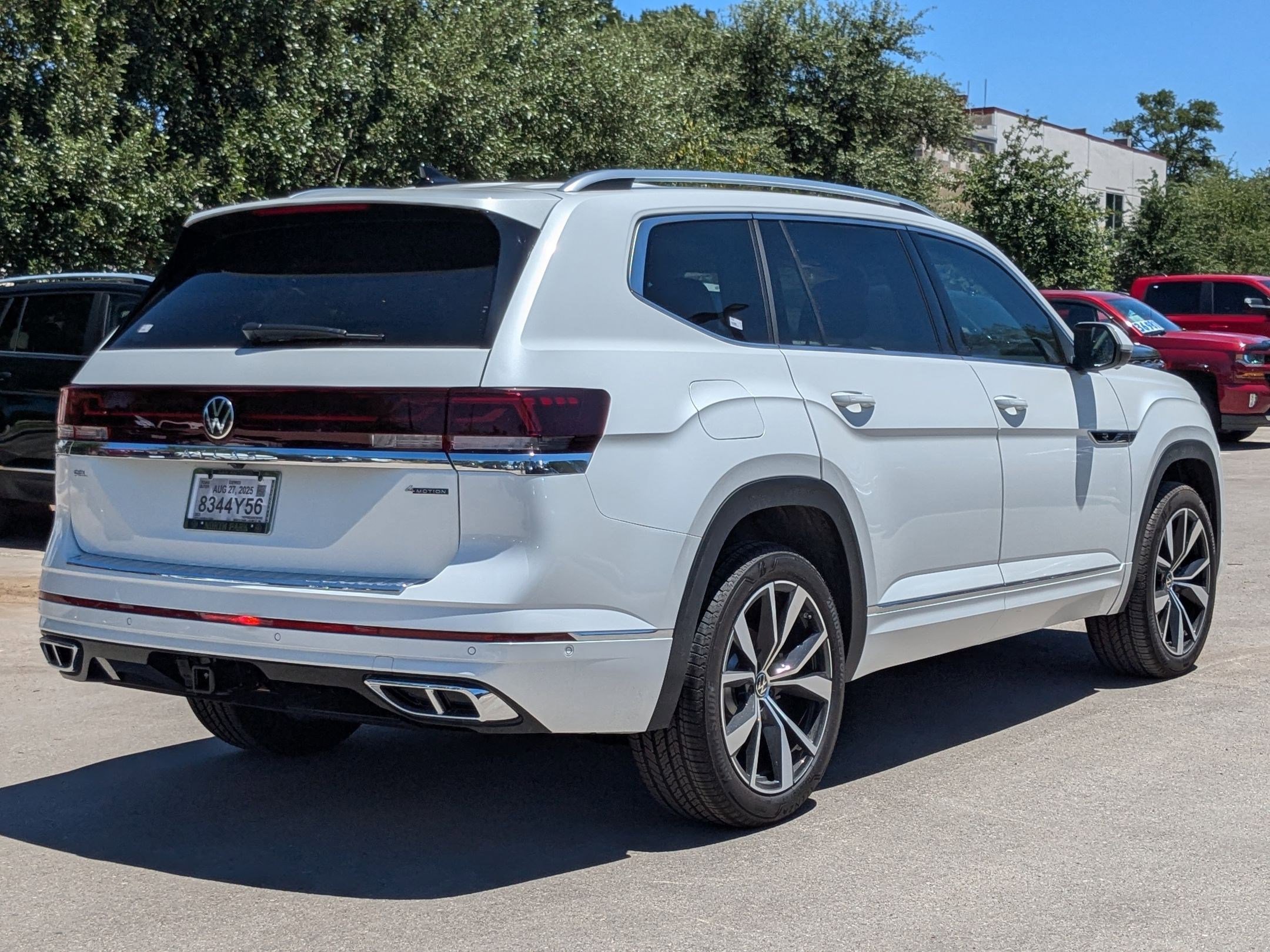 2025 Volkswagen Atlas SEL Premium R-Line photo 2