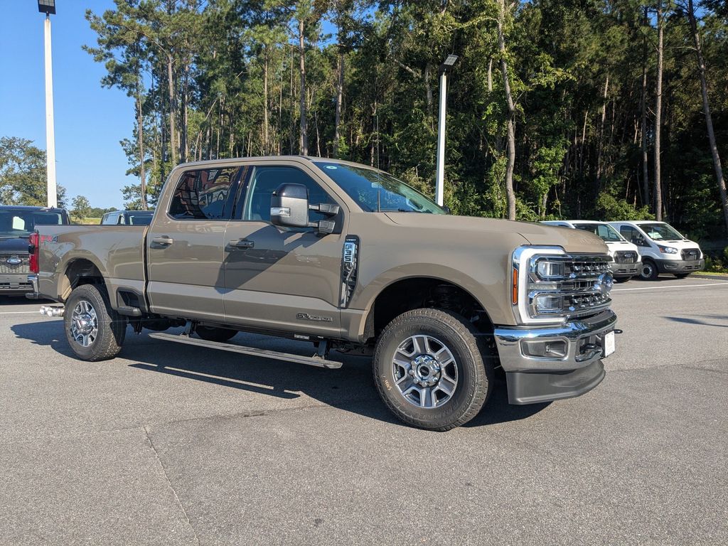 2026 Ford F-350 Lariat photo 2