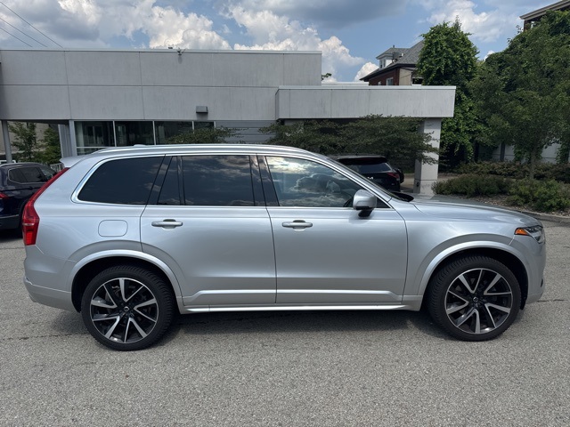 2020 Volvo XC90 T6 Momentum photo 5