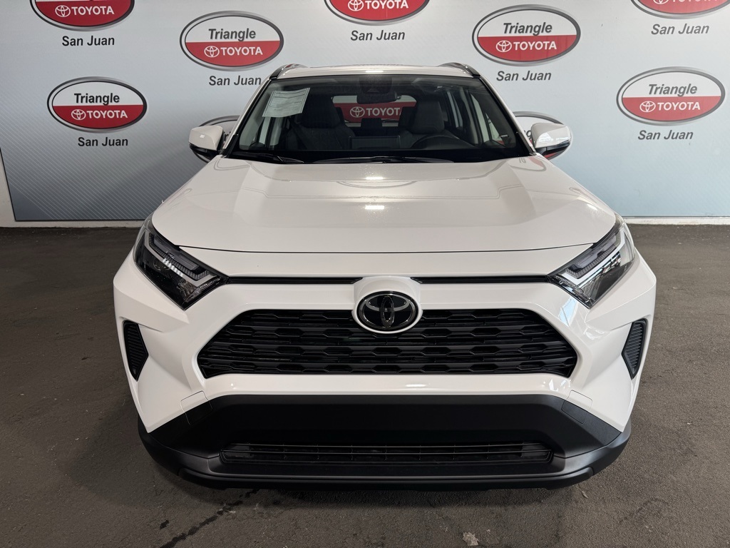 2025 Toyota RAV4 XLE photo 2