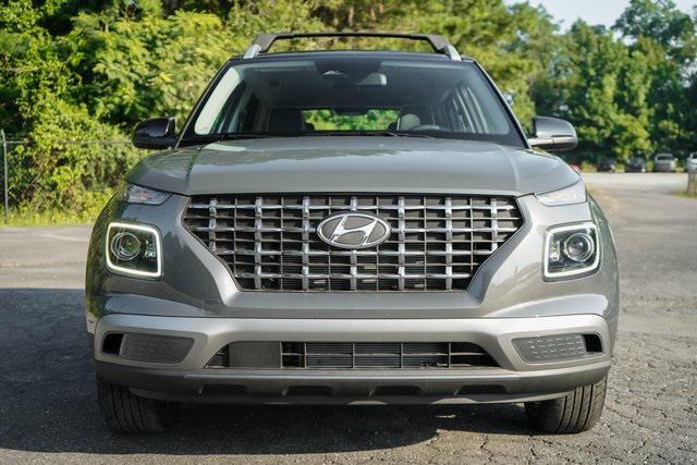 2025 Hyundai Venue Limited photo 5