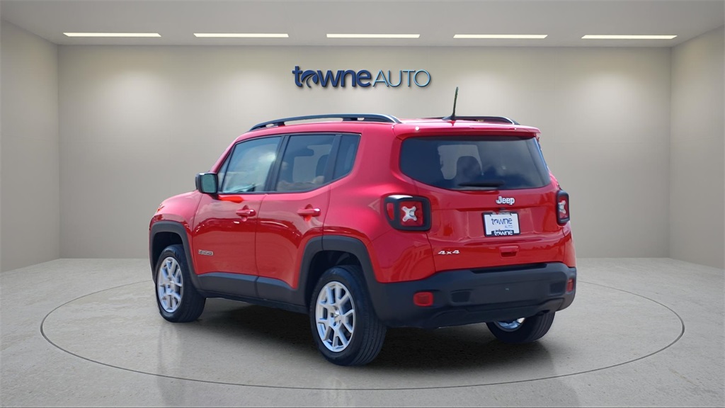 2022 Jeep Renegade Latitude photo 2