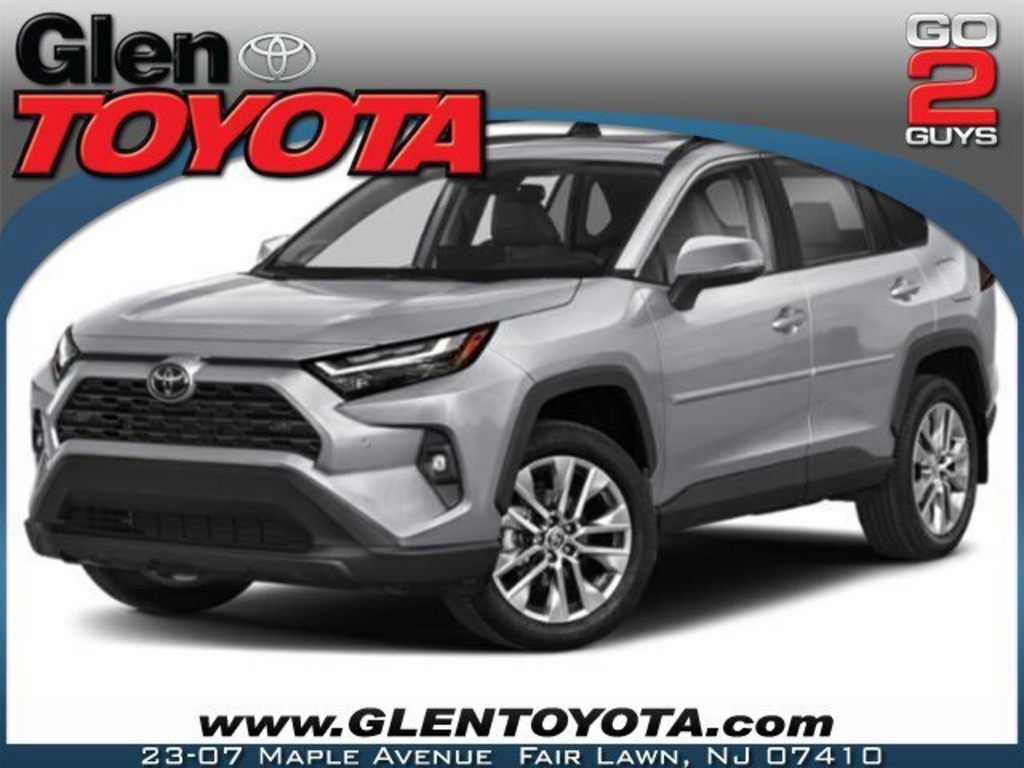 2025 Toyota RAV4 XLE's photo