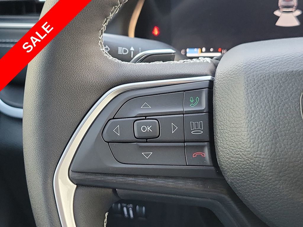 2025 Jeep Grand Cherokee Laredo Altitude photo 33