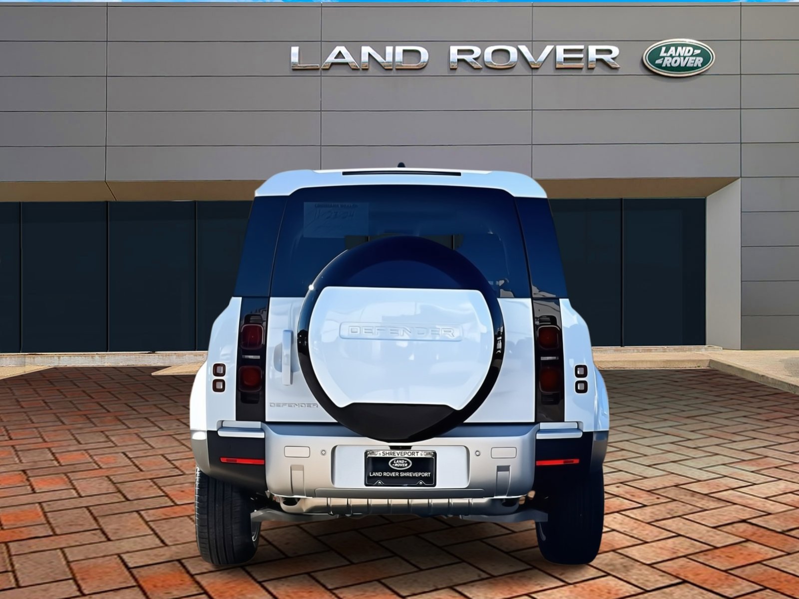 2025 Land Rover Defender 110 S photo 4