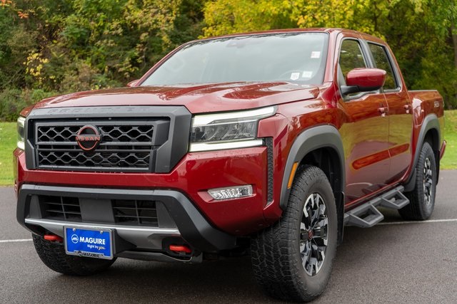 2022 Nissan Frontier PRO-4X photo 2