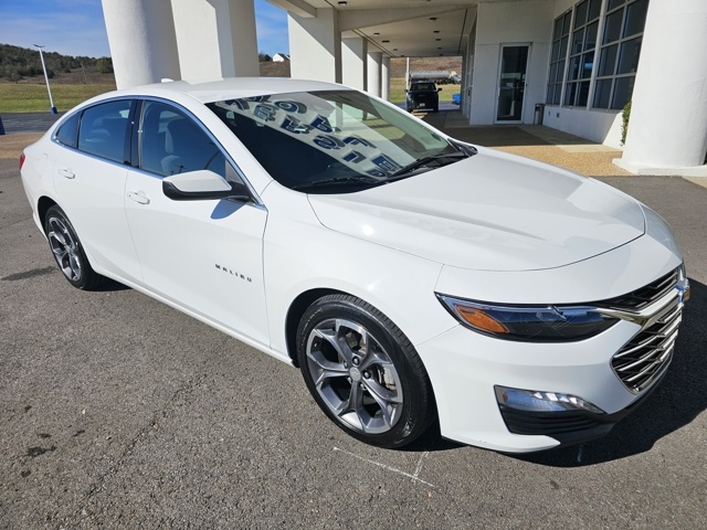 2024 Chevrolet Malibu 1LT photo 2
