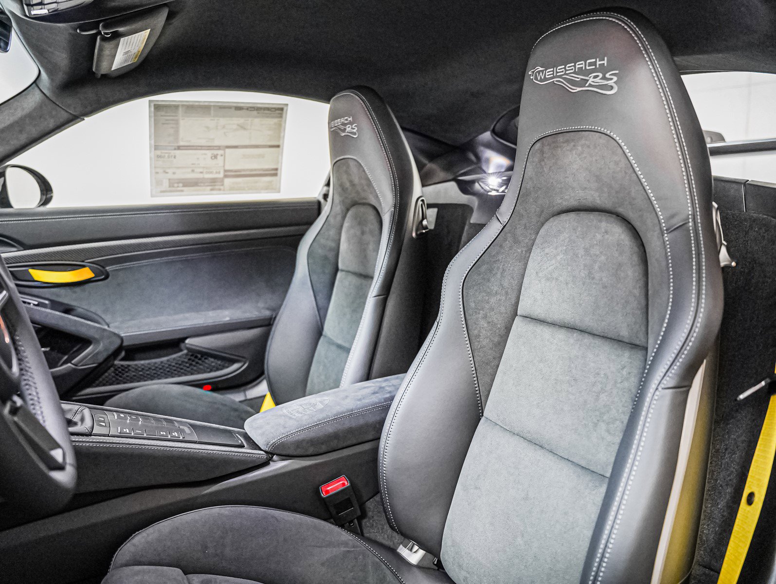 2025 Porsche Cayman GT4 RS photo 5