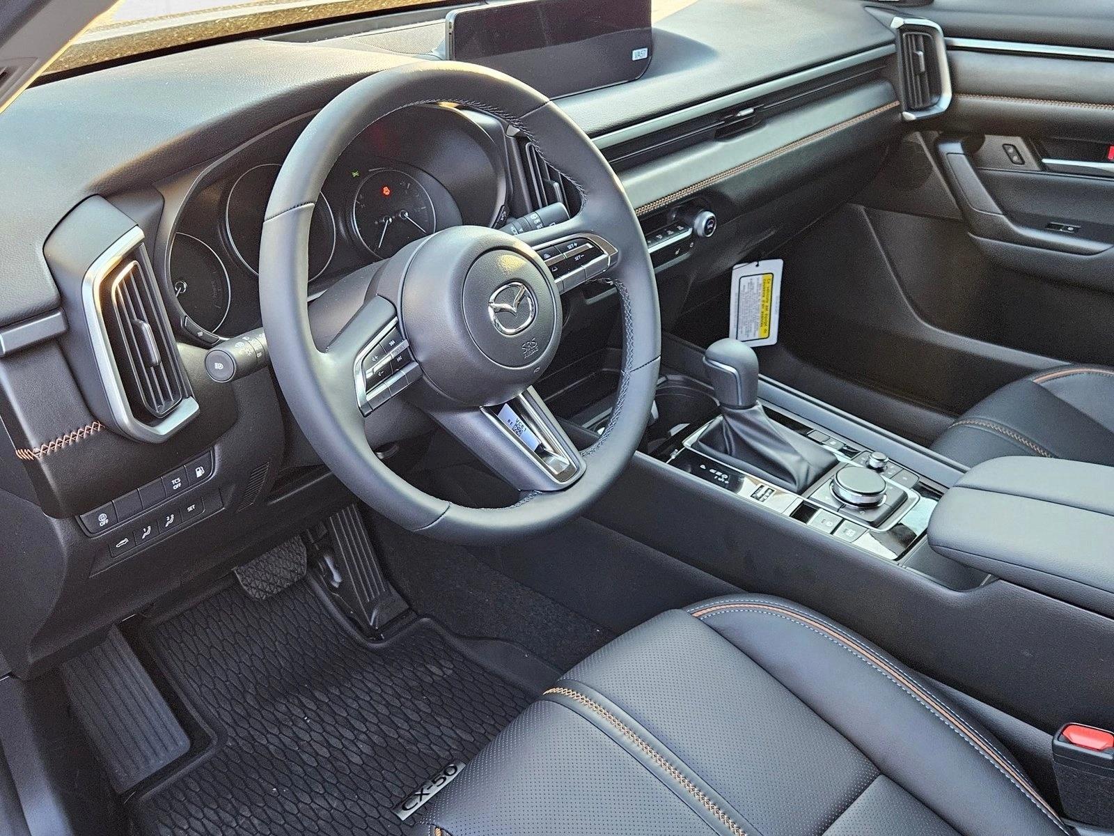2025 Mazda CX-50 Premium photo 3