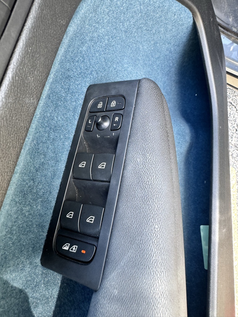 2023 Volvo C40 Recharge Ultimate photo 12