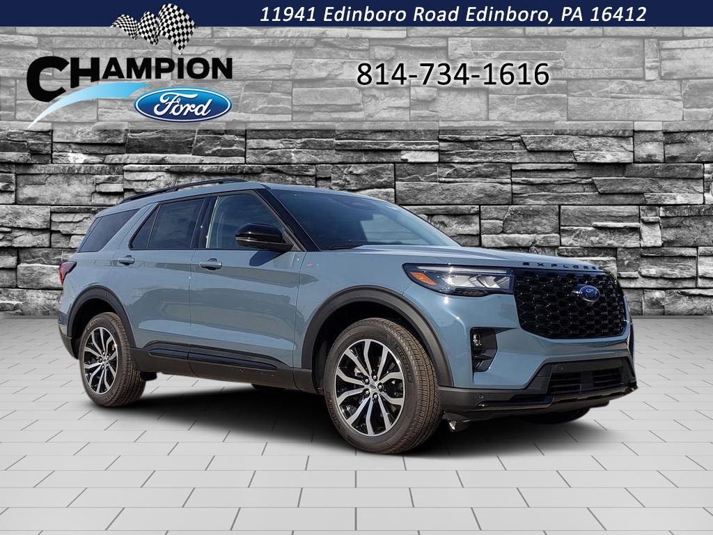 2025 Ford Explorer ST-LINE's photo
