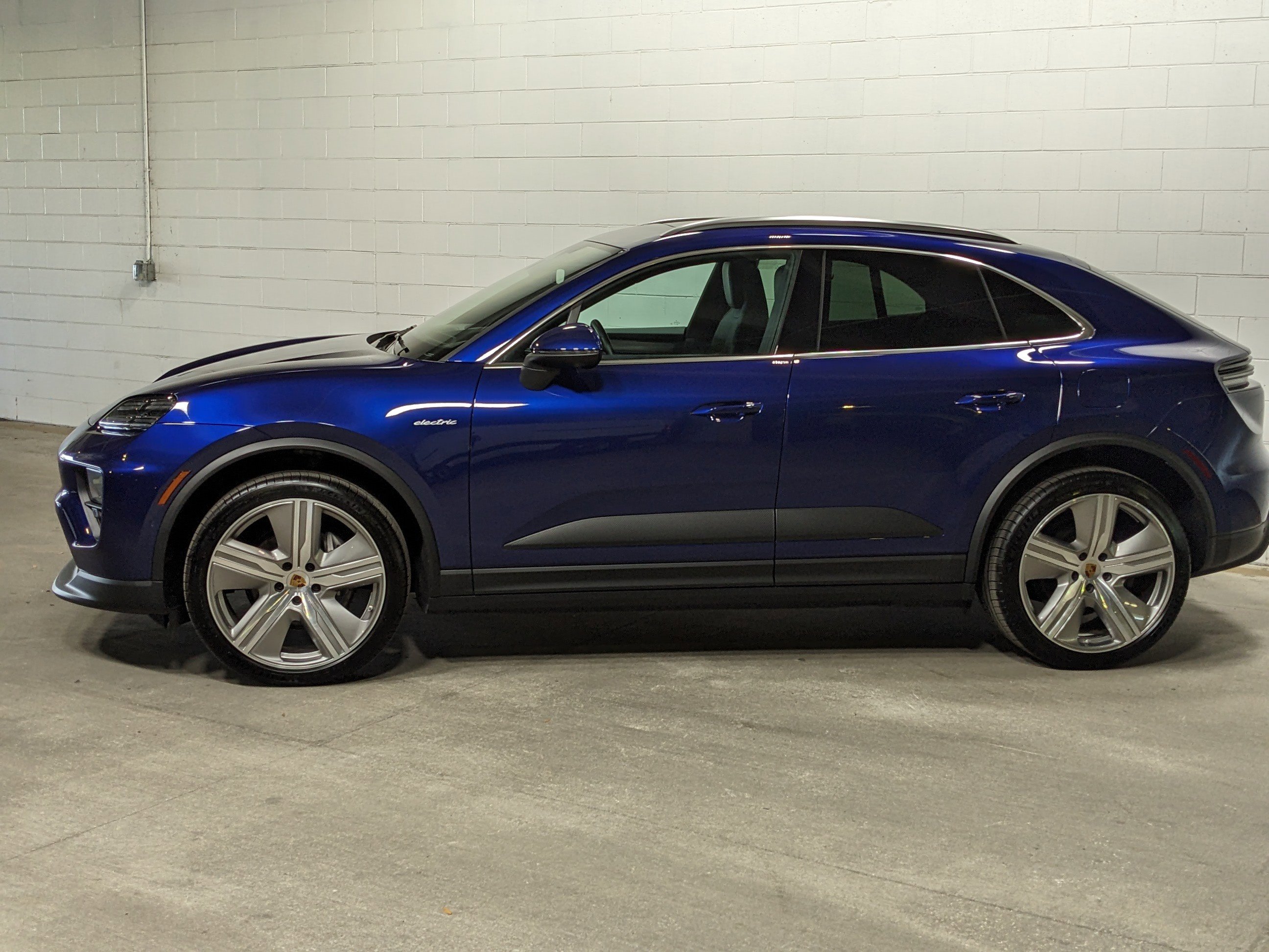 Certified 2024 Porsche Macan Base with VIN WP1AA2XA8RL000122 for sale in Tampa, FL