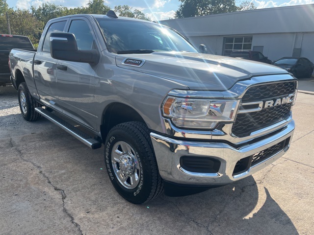 2024 Ram 2500 Tradesman photo 2