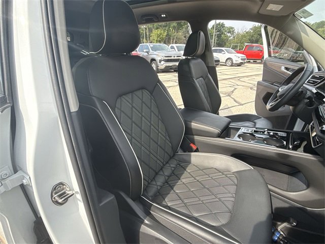2024 Volkswagen Atlas SEL Premium R-Line photo 18