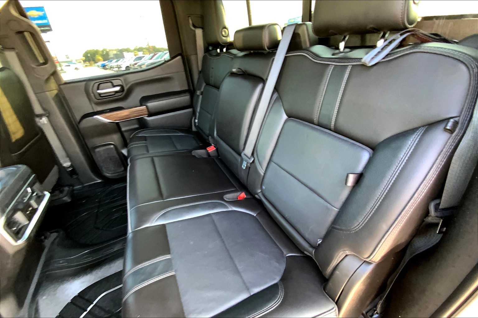 2019 Chevrolet Silverado 1500 High Country photo 19