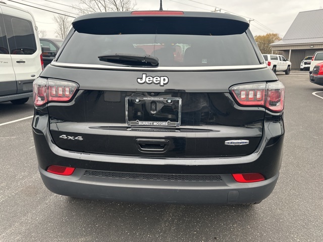 2019 Jeep Compass Latitude photo 3