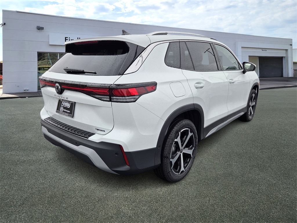 2026 Volkswagen Tiguan SE photo 3