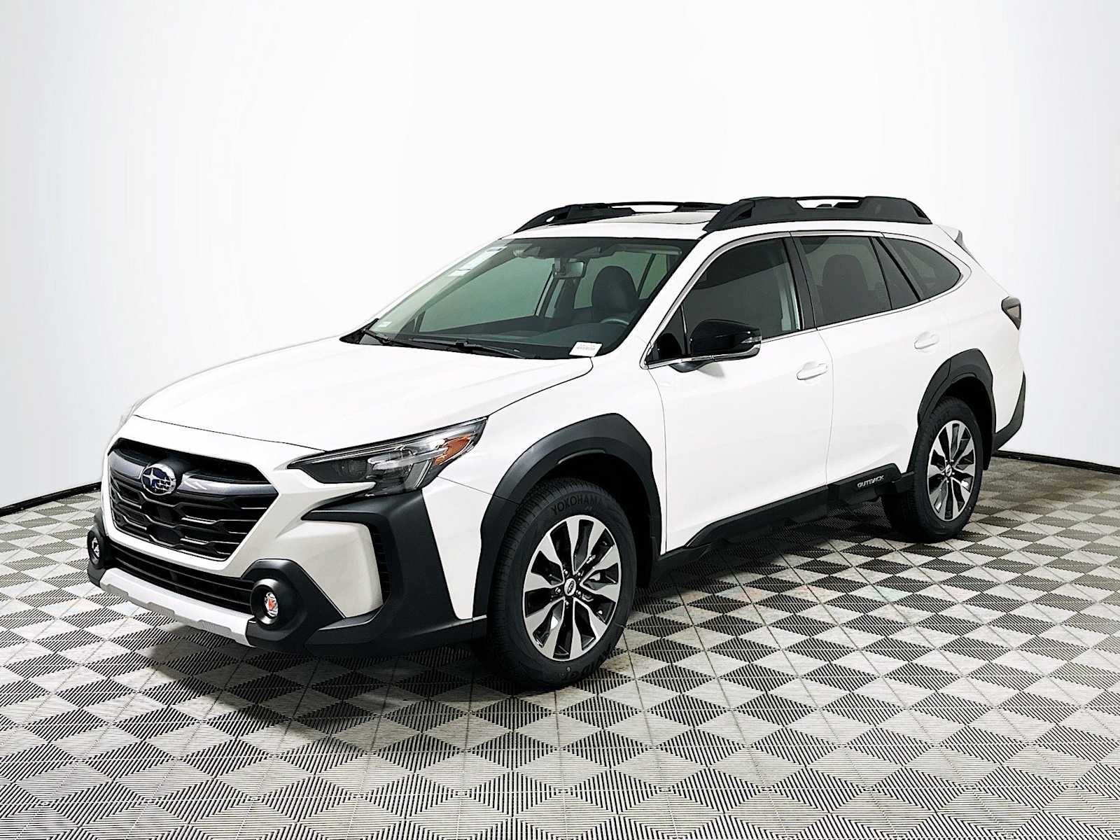 2025 Subaru Outback Limited XT photo 3