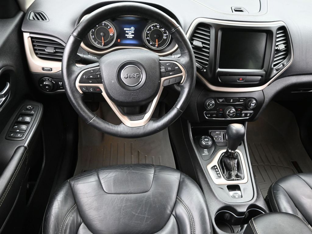 2017 Jeep Cherokee Limited photo 8