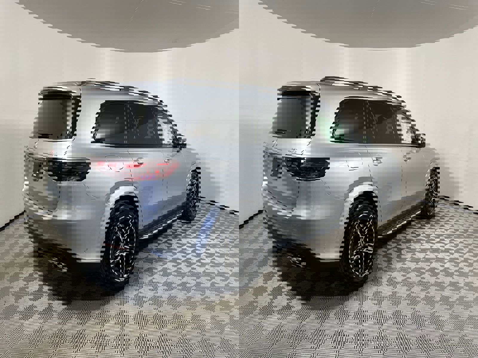 2025 Mercedes Benz GLS 450 4MATIC photo 8