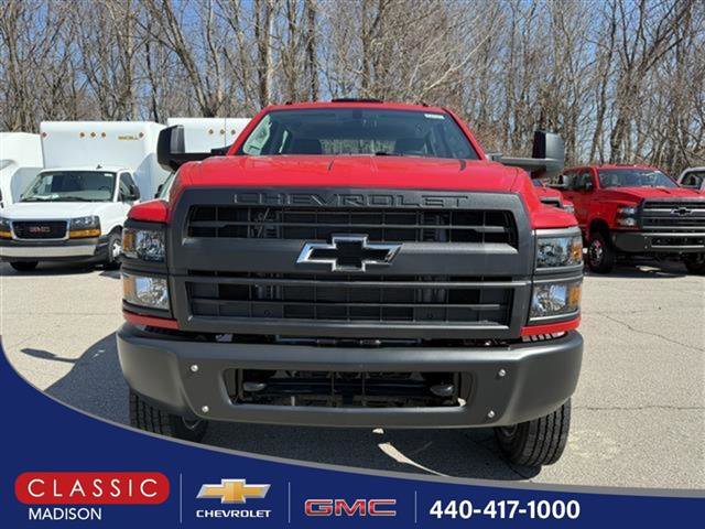 2024 Chevrolet Silverado 4500 Medium Duty Chassis Cab Work Truck's photo