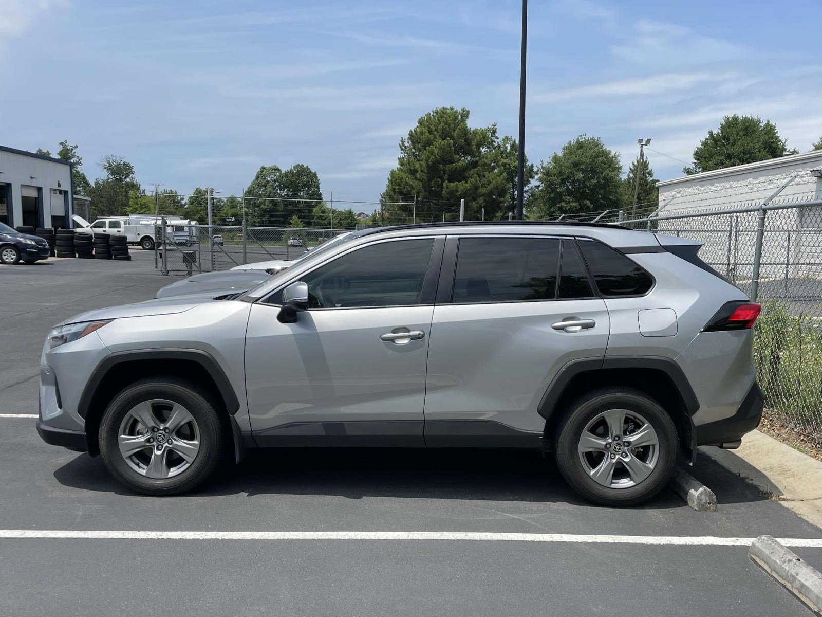 2024 Toyota RAV4 XLE photo 4