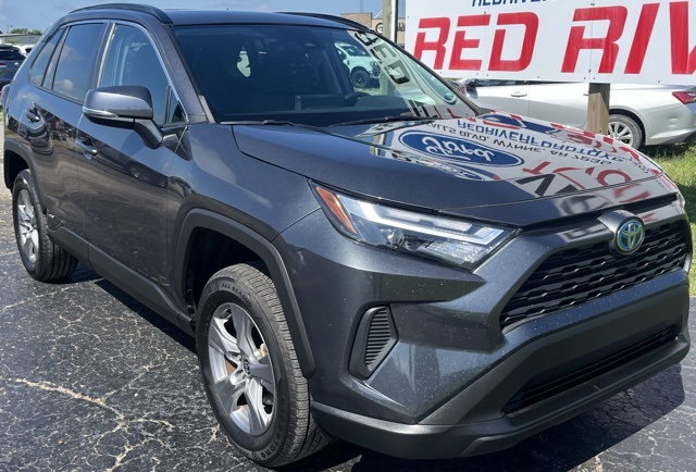 2022 Toyota RAV4 Hybrid XLE photo 2