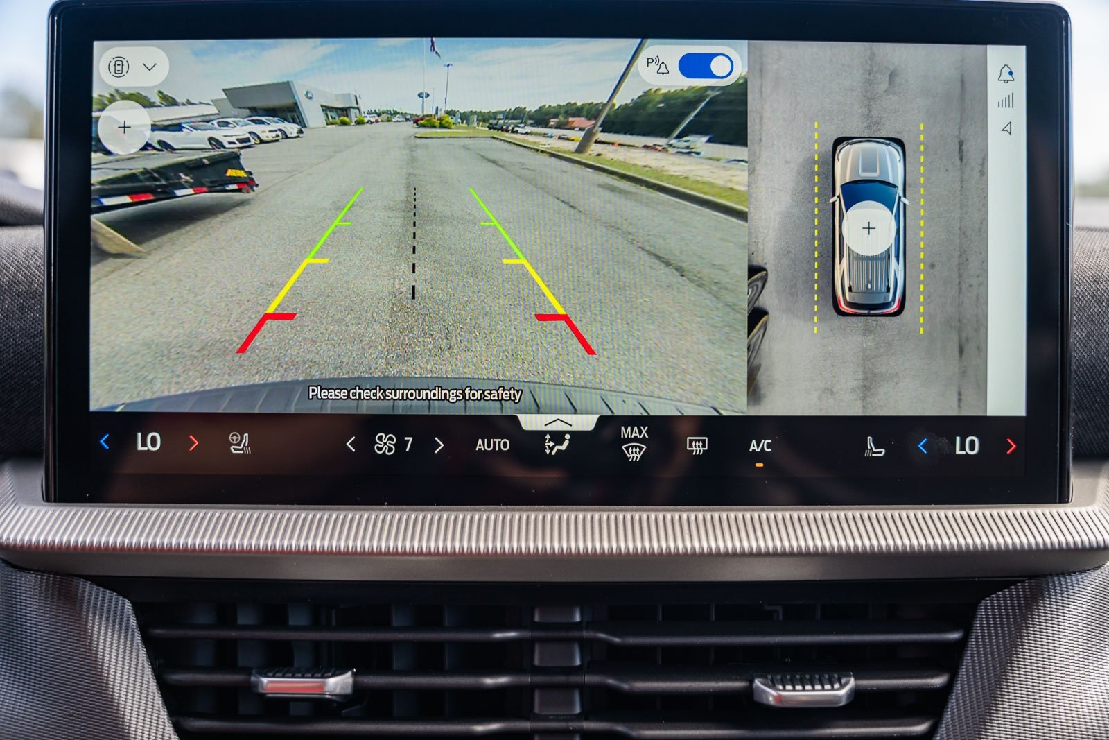 2025 Ford Explorer ST photo 19