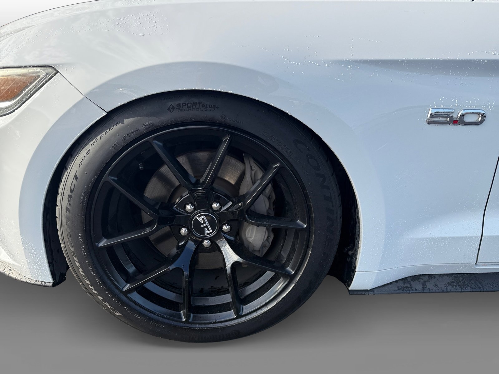 2016 Ford Mustang GT photo 9