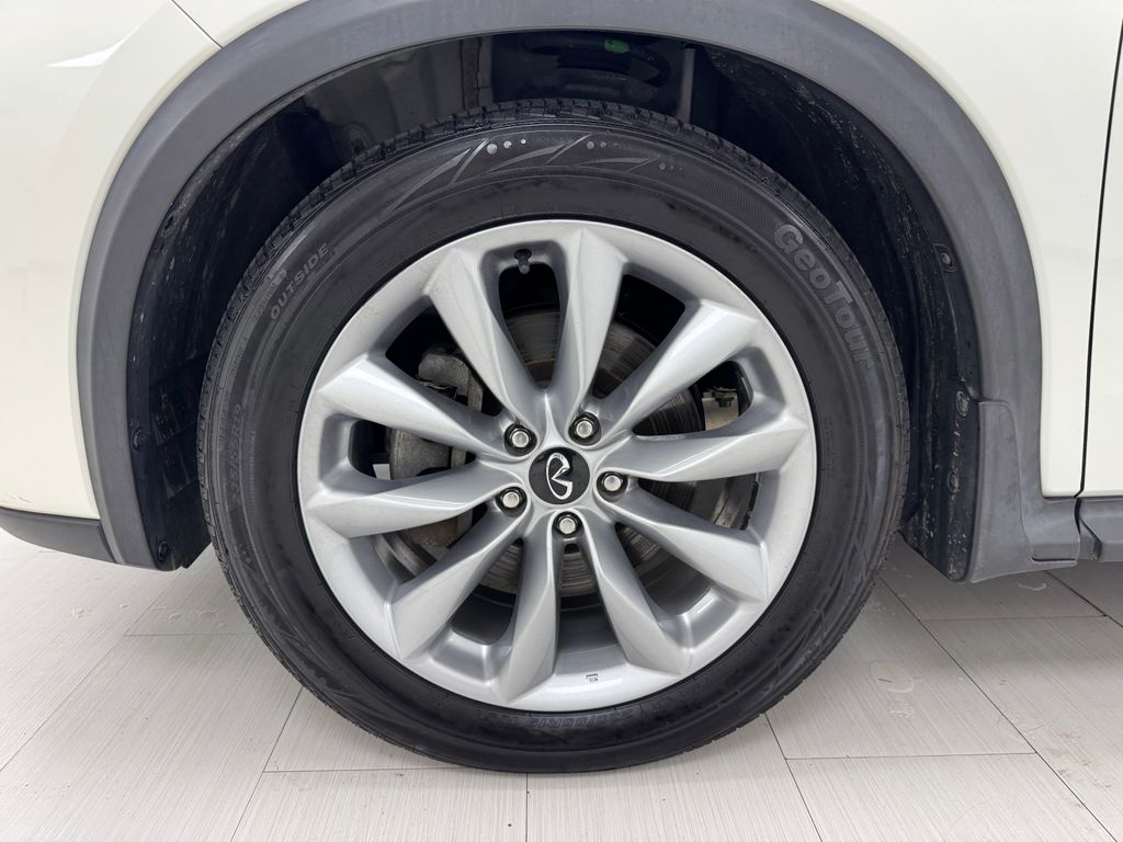 2020 Infiniti QX50 Luxe AWD photo 34