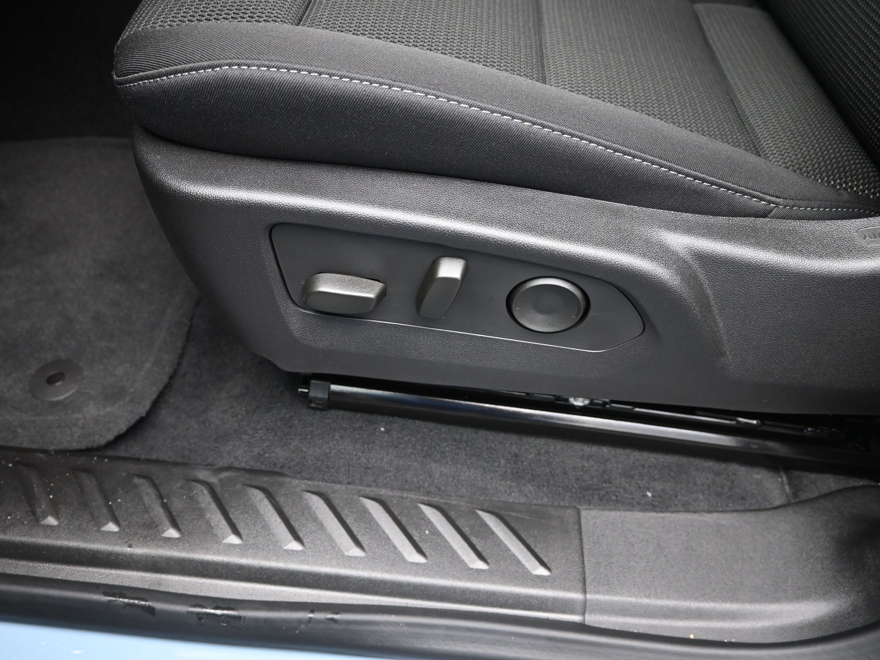 2025 Chevrolet Colorado Work Truck LT photo 8