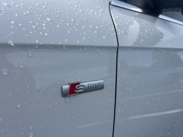 2014 Audi A4 2.0T Premium Plus photo 11