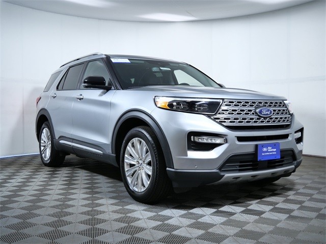 2023 Ford Explorer Limited's photo