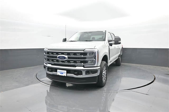 2025 Ford F-250 Lariat photo 3