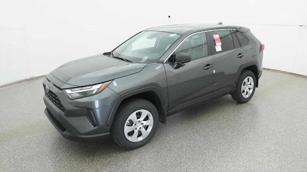 2025 Toyota RAV4 LE's photo