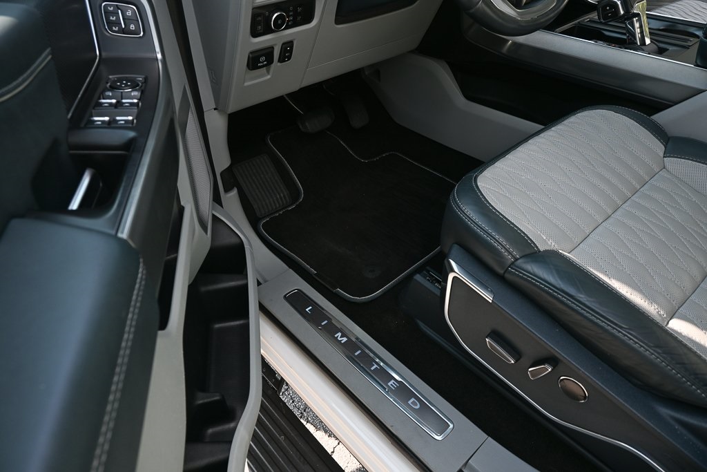2023 Ford F-150 XLT photo 7
