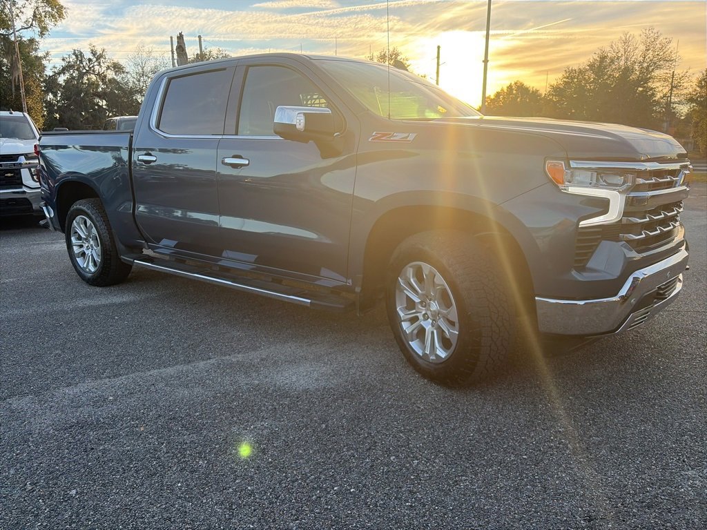 2024 Chevrolet Silverado 1500 LTZ photo 3