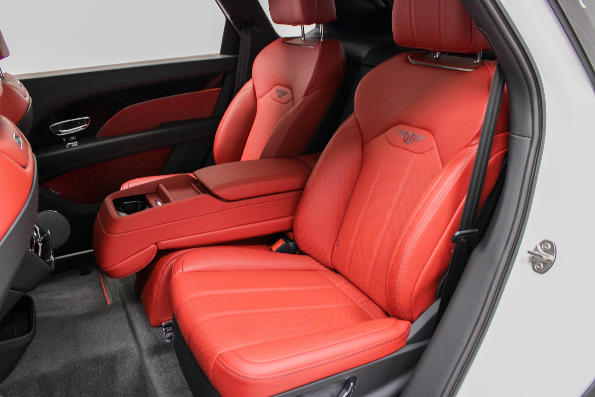2024 Bentley Bentayga EWB photo 24