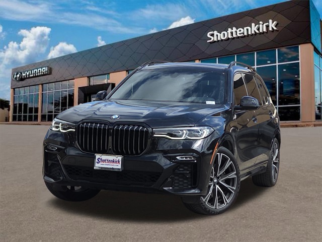 2022 BMW X7 40i's photo