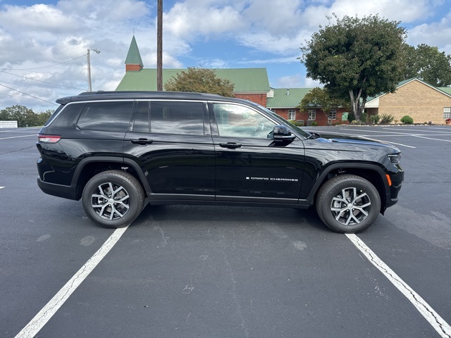 2025 Jeep Grand Cherokee Limited photo 7