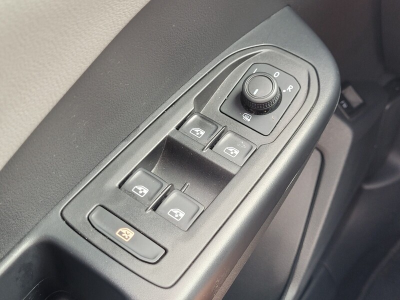 2023 Volkswagen Taos SE photo 24