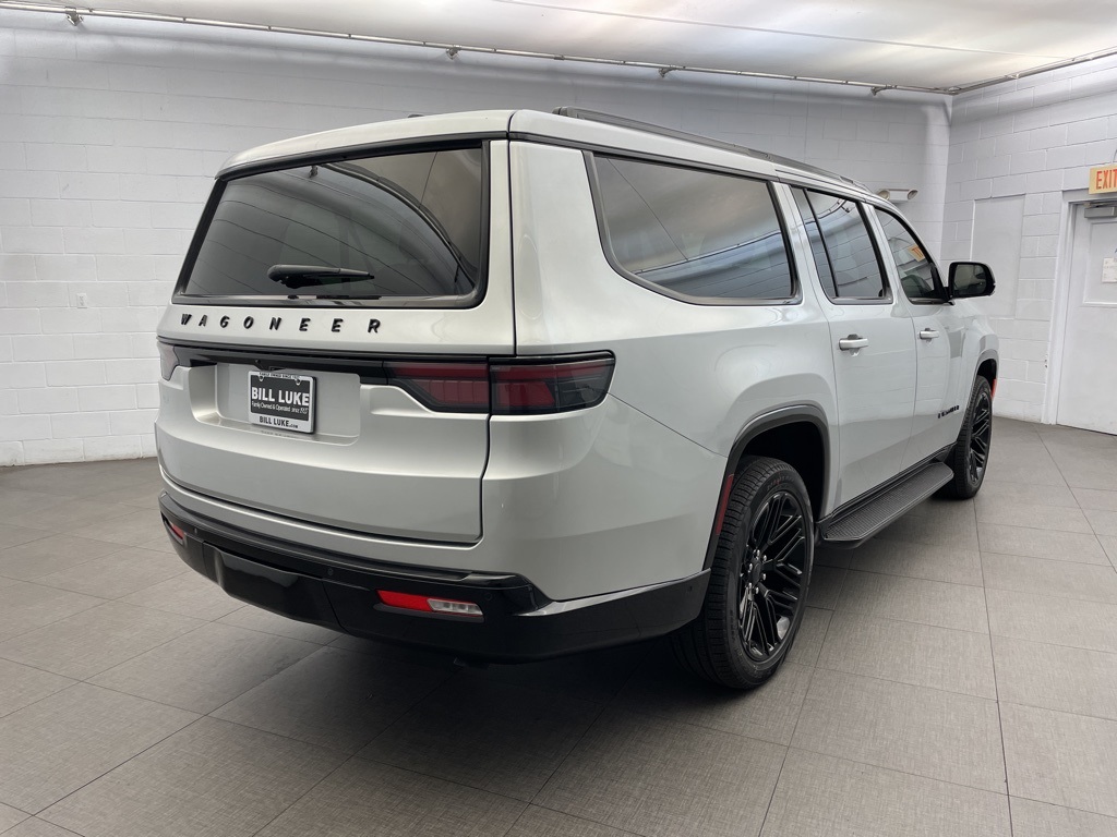 2025 Jeep Wagoneer L Series II photo 3