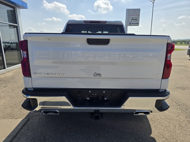 2025 Chevrolet Silverado 1500 LT photo 4