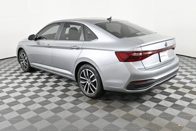 2025 Volkswagen Jetta 1.5T SE photo 3