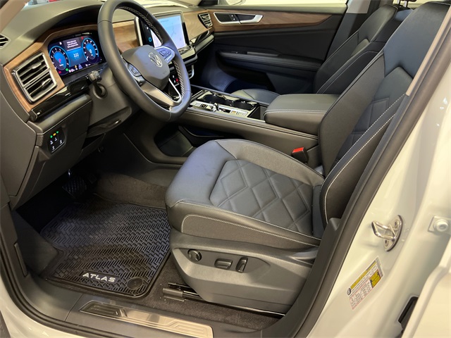 2026 Volkswagen Atlas SE Technology photo 7