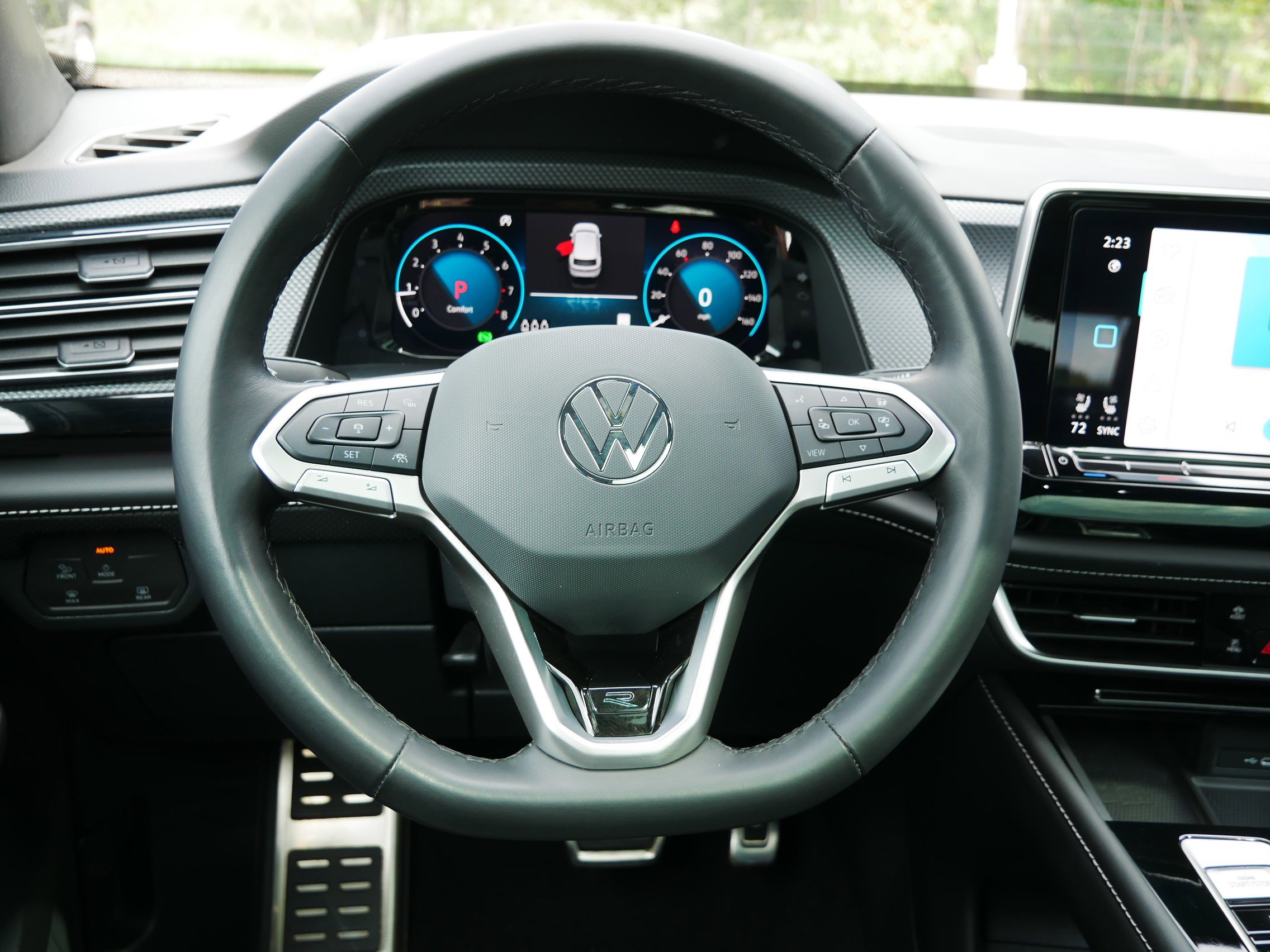 2024 Volkswagen Atlas Cross Sport SEL Premium R-Line photo 15